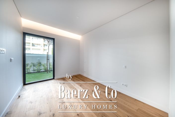 Image No.30-4 Bed Apartment for sale