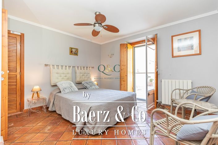 Image No.8-9 Bed Farmhouse for sale