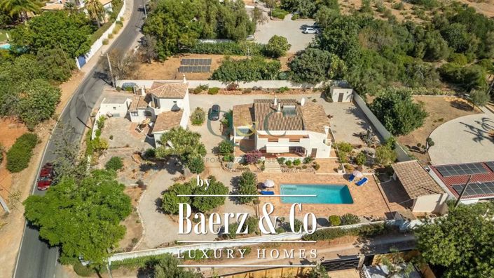 Image No.1-5 Bed Villa for sale