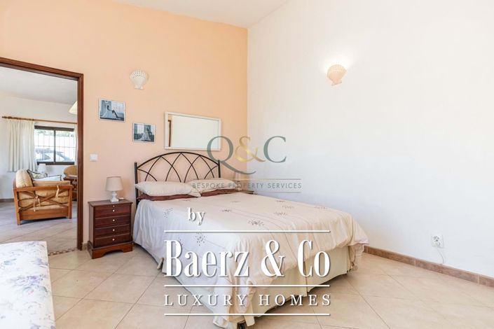 Image No.10-5 Bed Villa for sale