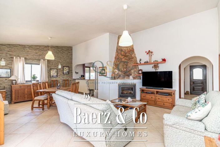 Image No.2-5 Bed Villa for sale