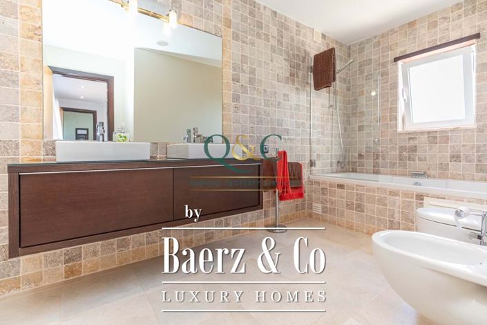 Image No.12-5 Bed Villa for sale