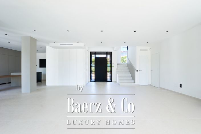 Image No.14-3 Bed Villa for sale