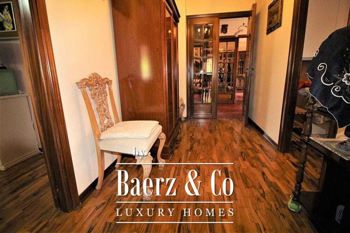 Image No.19-12 Bed Property for sale