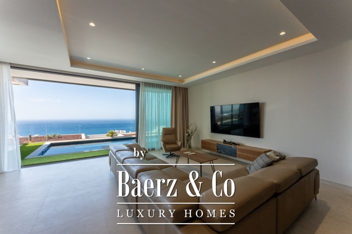 Image No.2-4 Bed Villa for sale