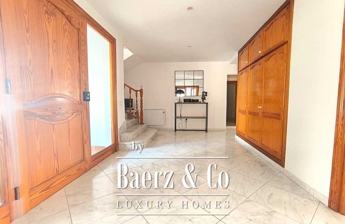 Image No.13-3 Bed Property for sale