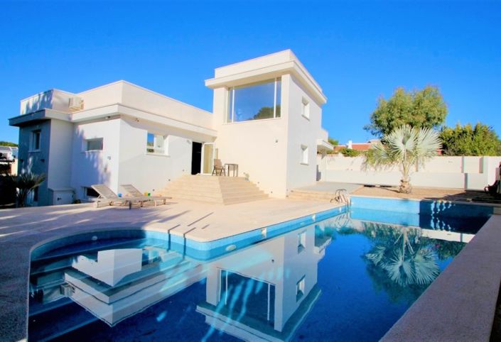 Image No.1-3 Bed Villa for sale