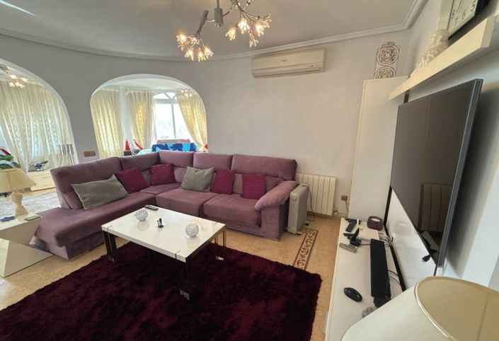 Image No.10-3 Bed Villa for sale