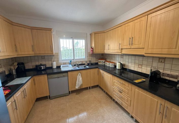 Image No.20-3 Bed Villa for sale