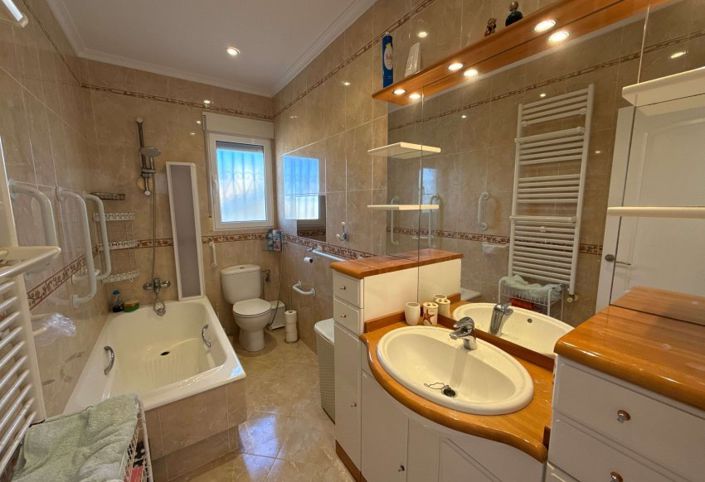 Image No.36-3 Bed Villa for sale