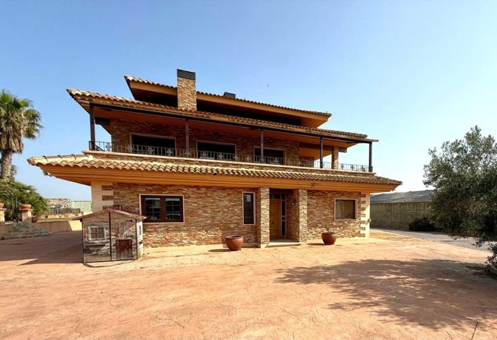 Image No.1-5 Bed Villa for sale