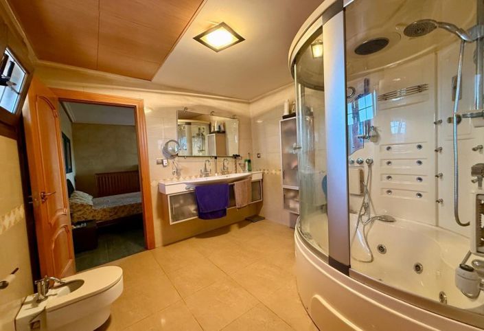 Image No.20-5 Bed Villa for sale