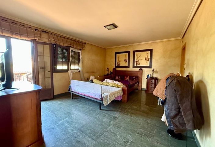 Image No.30-5 Bed Villa for sale