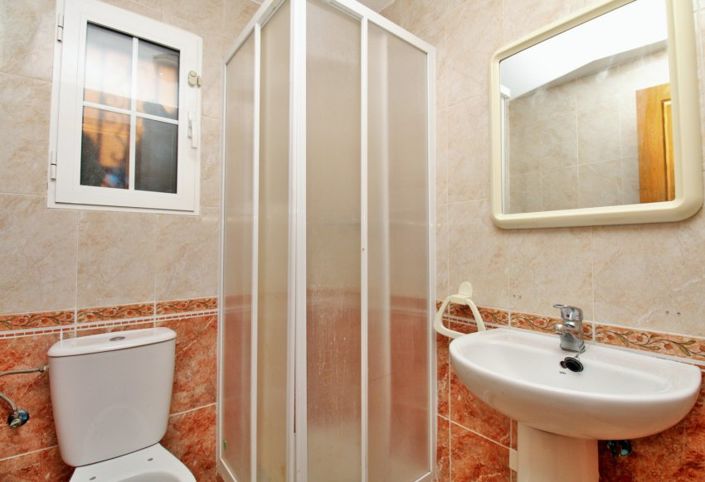 Image No.12-3 Bed Townhouse for sale