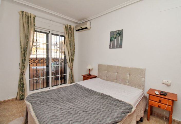 Image No.14-3 Bed Townhouse for sale