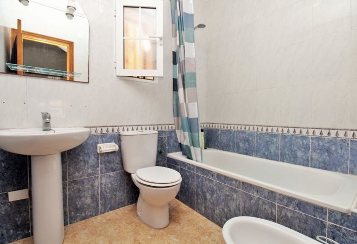 Image No.17-3 Bed Townhouse for sale