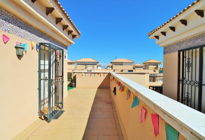 Image No.26-3 Bed Townhouse for sale