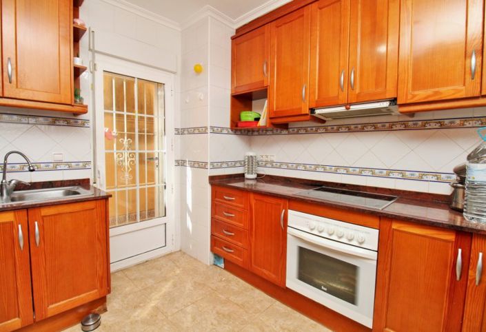 Image No.9-3 Bed Townhouse for sale