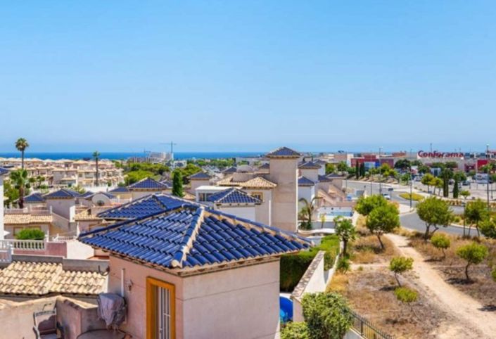 Image No.3-4 Bed Villa for sale