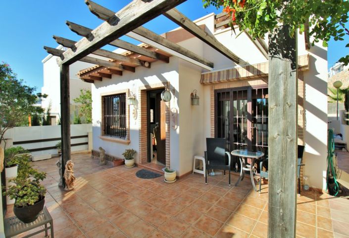 Image No.1-2 Bed Villa for sale