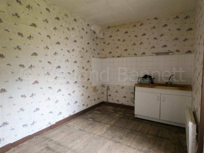 Image No.20-8 Bed House for sale