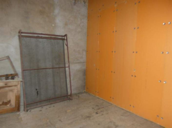 Image No.6-8 Bed House for sale