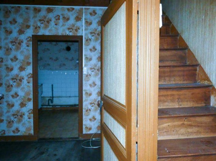 Image No.8-8 Bed House for sale