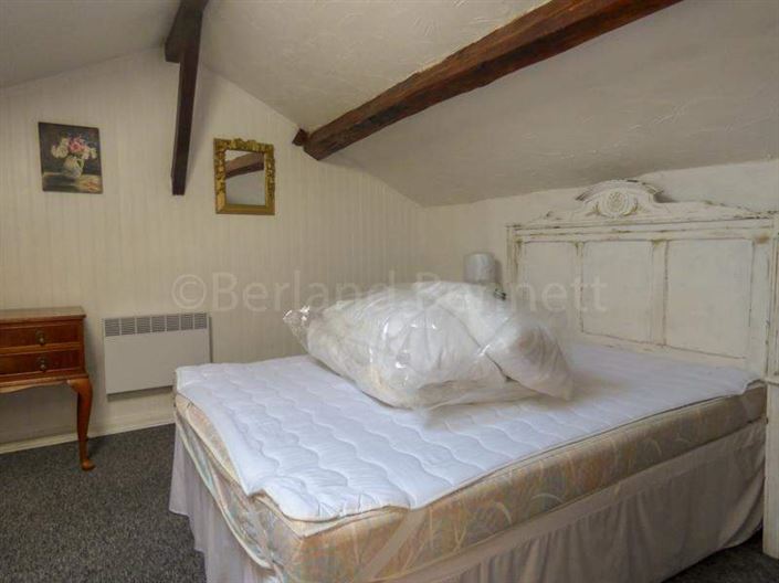 Image No.24-9 Bed House for sale