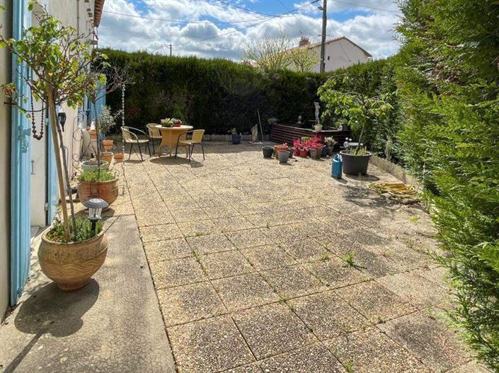 Image No.17-3 Bed House for sale