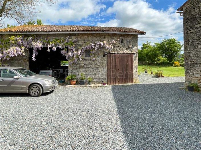 Image No.21-3 Bed House for sale