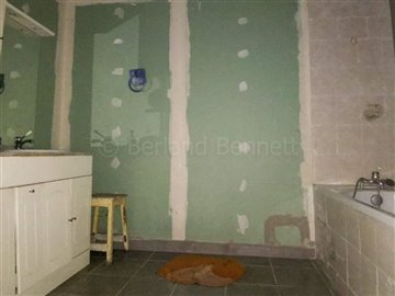 81b400e2-8110-3665-2bd5-34da62aaffe5