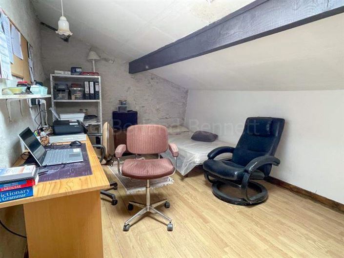 Image No.18-3 Bed House for sale