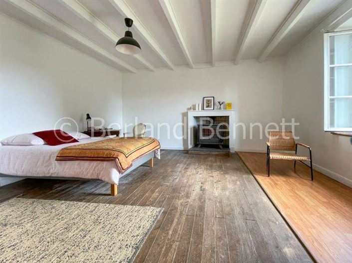 Image No.6-5 Bed House for sale