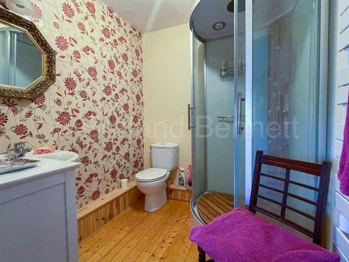 Image No.15-3 Bed House for sale