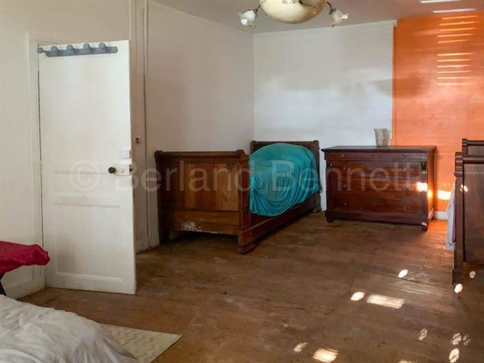 Image No.6-3 Bed House for sale