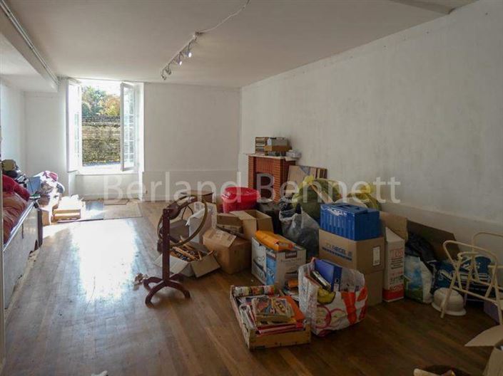 Image No.2-4 Bed House for sale