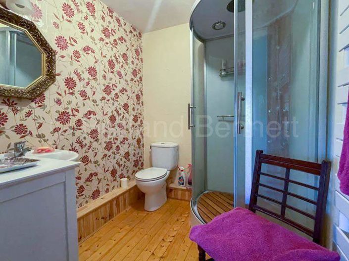 Image No.17-3 Bed House for sale