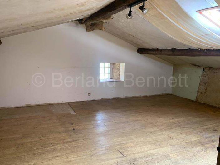 Image No.10-2 Bed House for sale