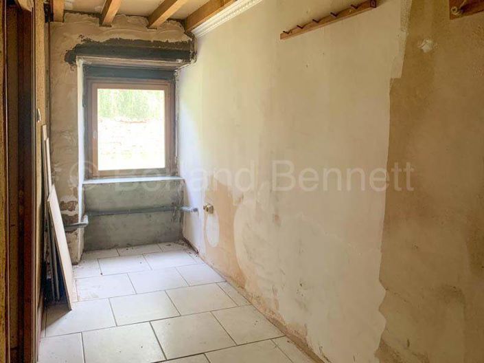 Image No.9-2 Bed House for sale