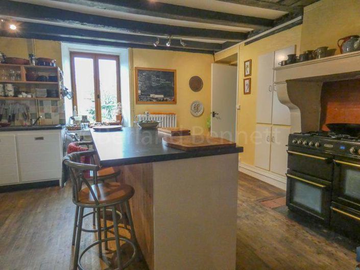 Image No.6-4 Bed House for sale