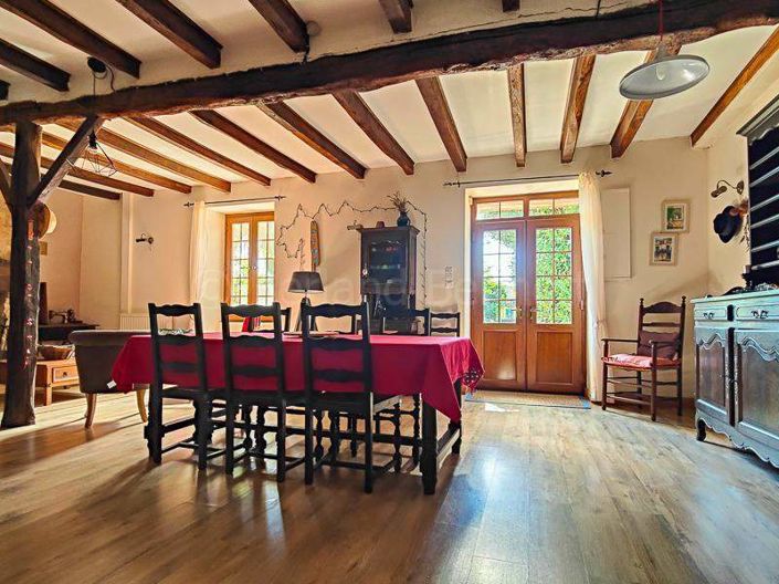 Image No.21-7 Bed House for sale