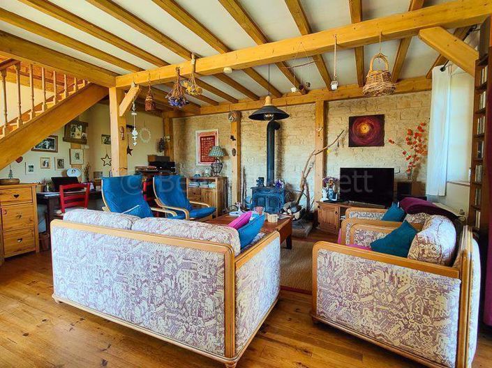 Image No.7-7 Bed House for sale