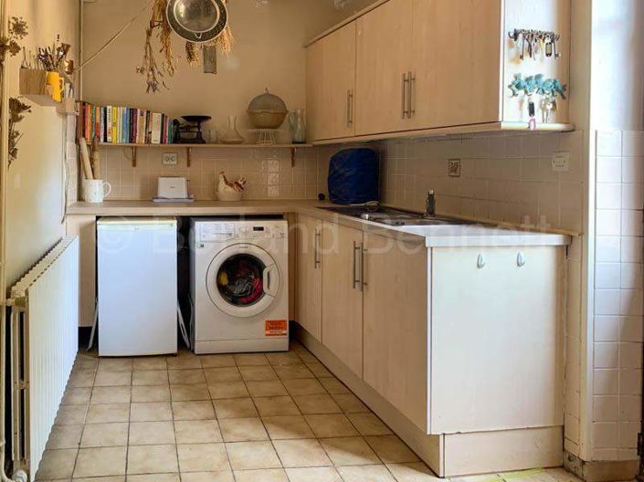 Image No.3-5 Bed House for sale