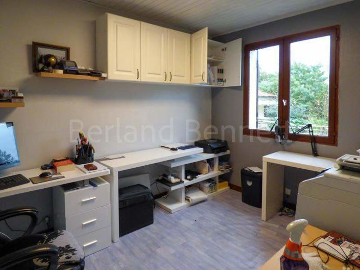 Image No.11-5 Bed House for sale