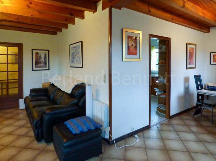 Image No.6-5 Bed House for sale