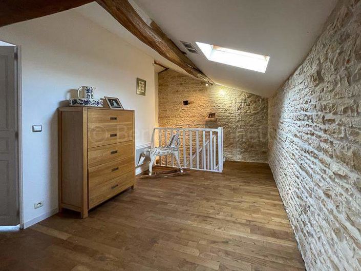 Image No.11-3 Bed House for sale