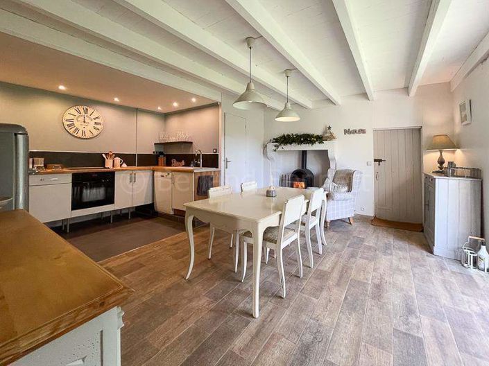 Image No.8-3 Bed House for sale