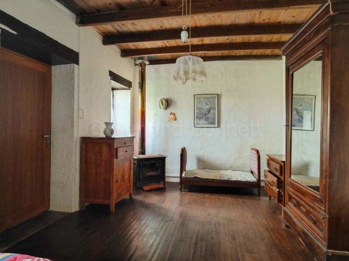 Image No.10-1 Bed House for sale