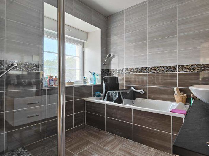 Image No.12-4 Bed House for sale