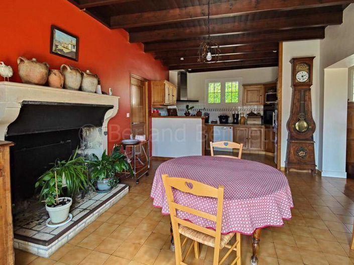 Image No.2-4 Bed House for sale